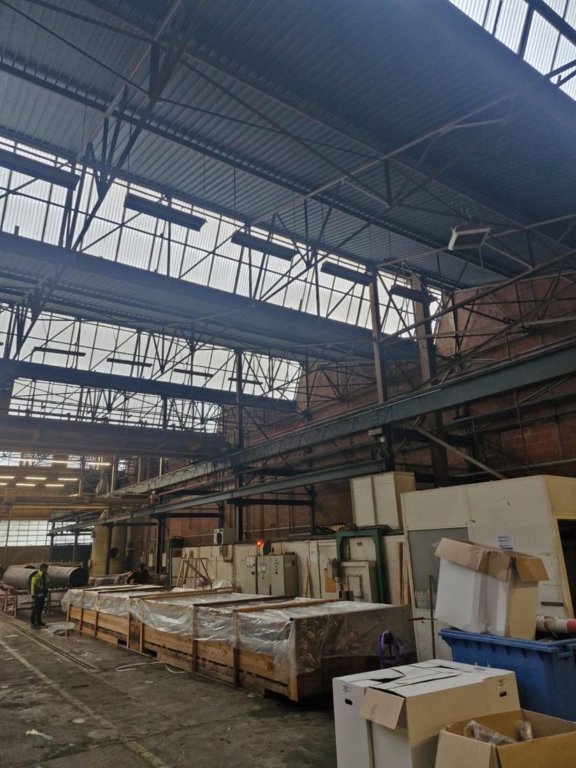 Hall de grande hauteur : Le type de volume où la chaleur se perd en hauteur.